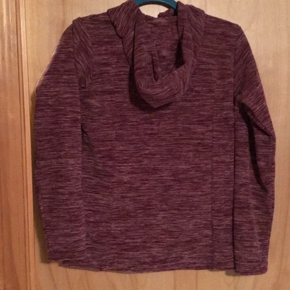 Mountain Hardware hoodie-small - Picture 4 of 7